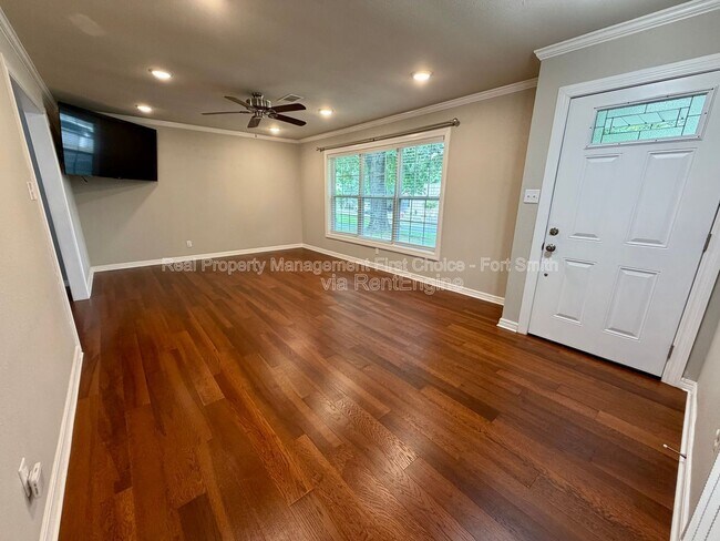 Foto del edificio - 2120 Garner Ln