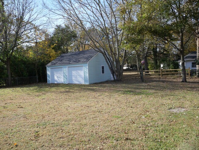 Foto del edificio - 8 Terrace Dr