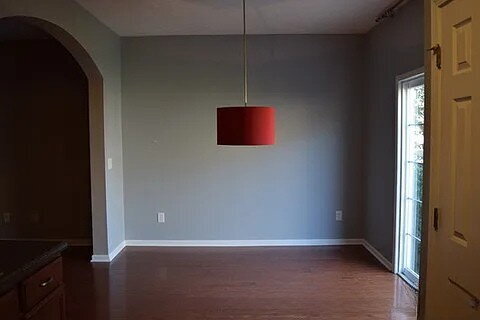 Foto del edificio - Charming 3-Bedroom Home in Brentwood with Spacious Layout and Modern Comforts!