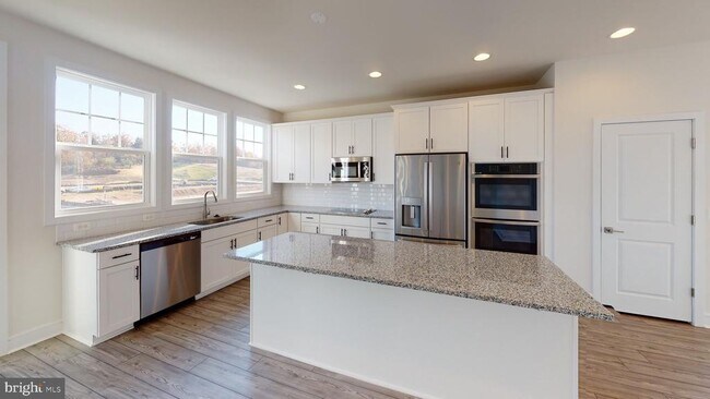 Foto del edificio - 8665 Anderson Ave