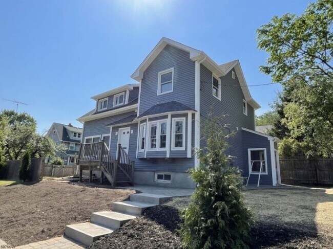 Building Photo - 1 Lansing Pl