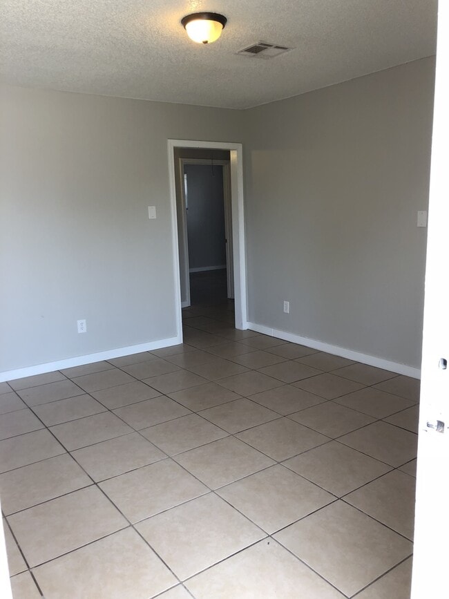 Foto del edificio - 1820 Tricou St