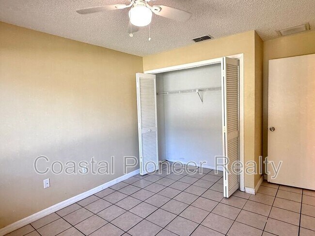 Foto del edificio - 6063 Shingler Ave