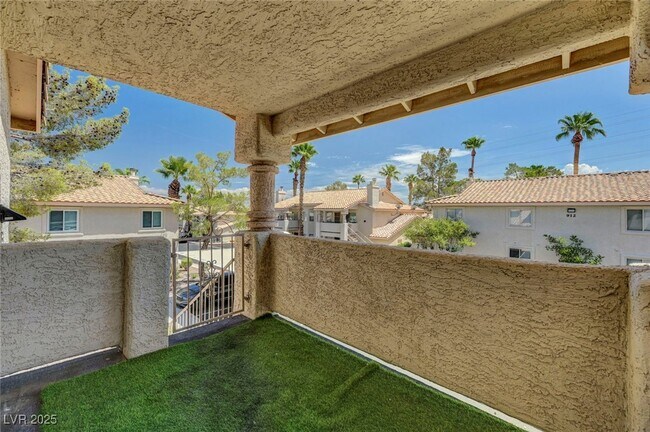 Building Photo - 913 Falconhead Ln