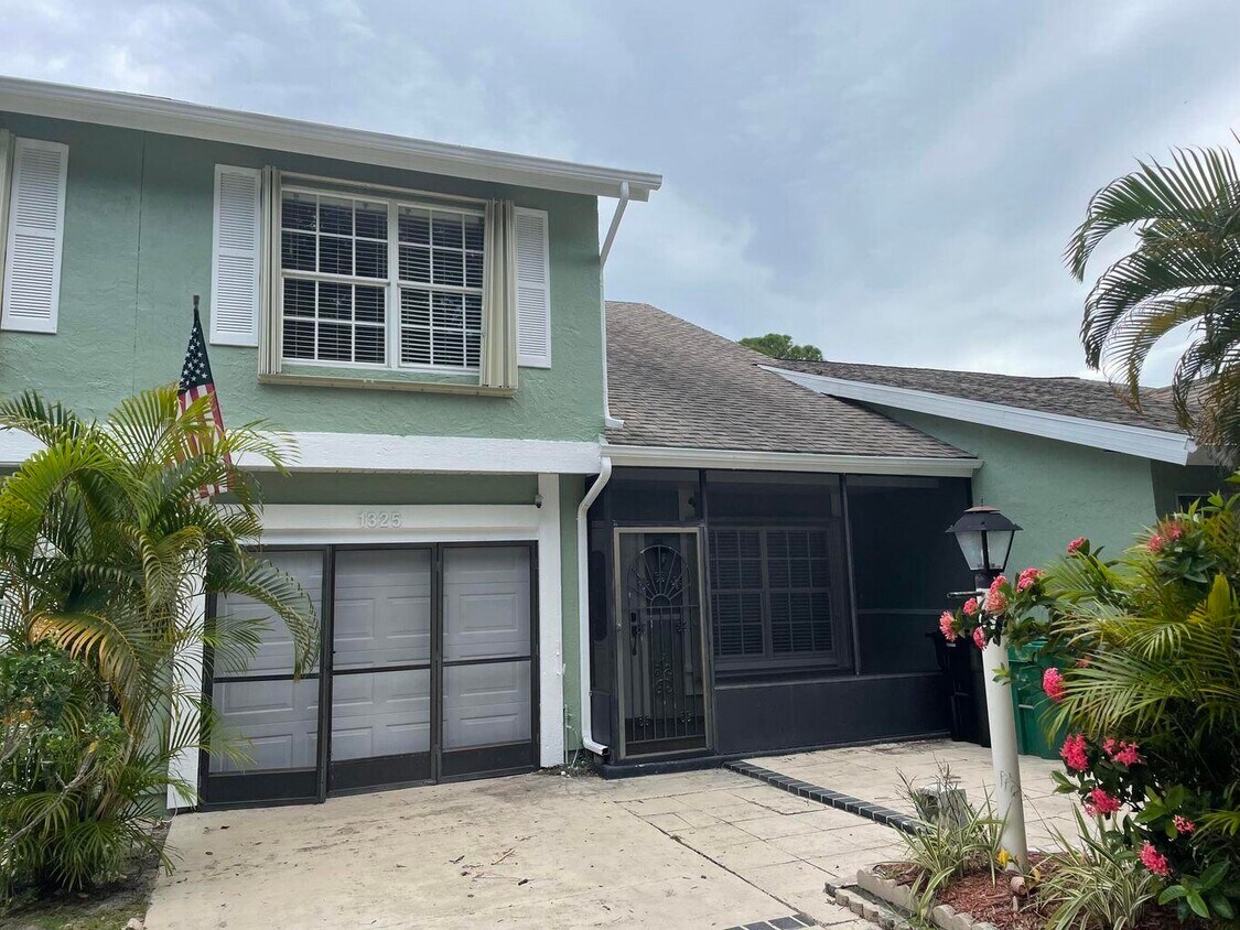 Foto principal - 1325 SE Rivergreen Cir