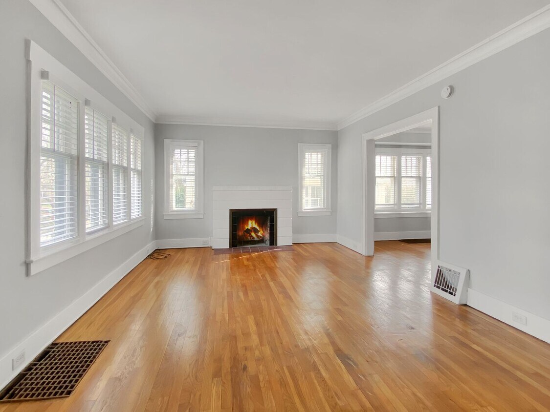 Primary Photo - 1131 Benjamin Ave SE
