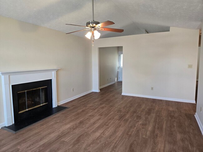 Photo - Nice Ranch in the Shadow Woods Neighborhoo... House