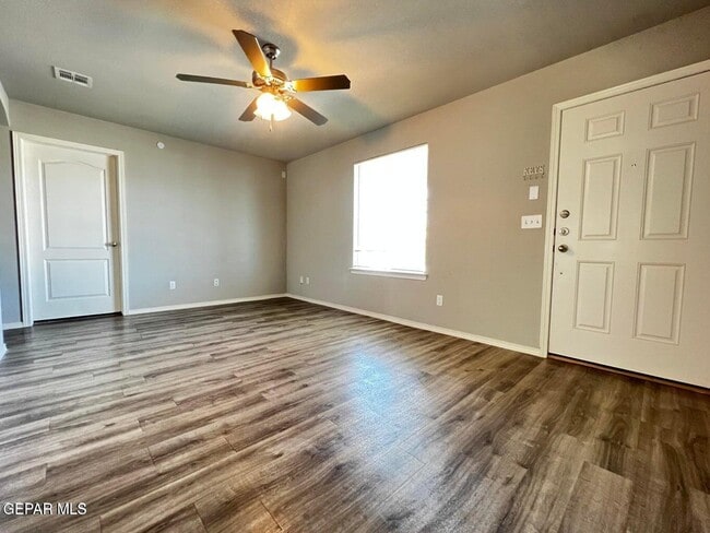 Building Photo - 913 Galaxia Dr