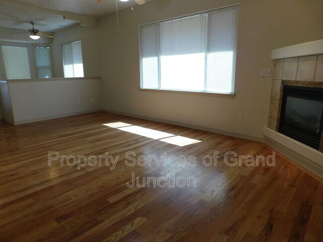 Foto del edificio - 1625 Treehaven Ct