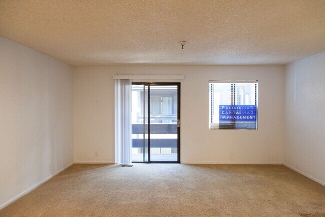 Building Photo - Great location, 2 Bedroom Condo