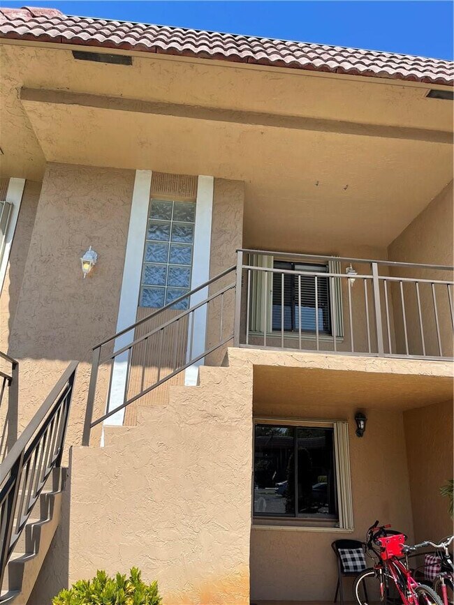 Building Photo - 197 Lakeview Dr