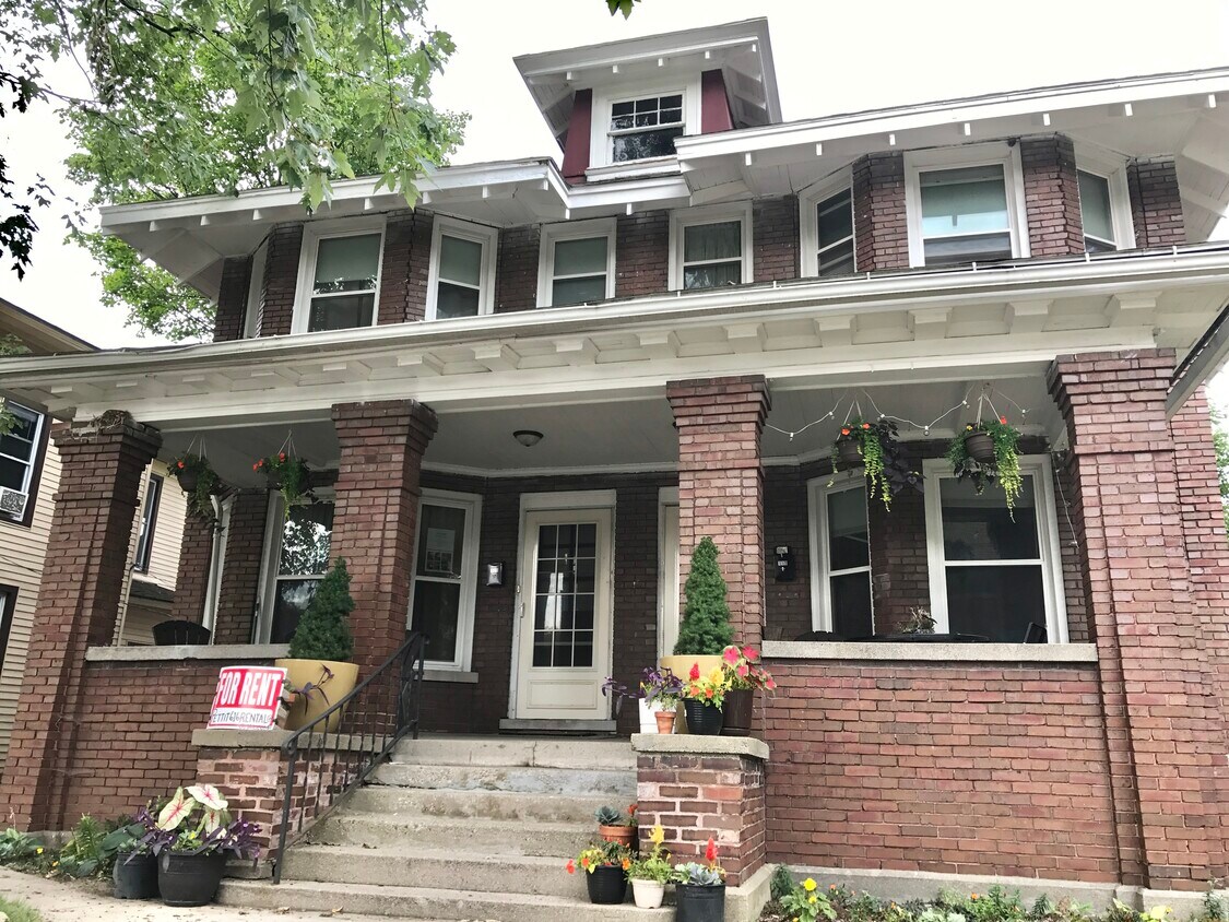 121 Abney Ave SE, Grand Rapids, MI 49506 Townhome Rentals in Grand