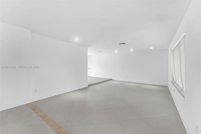 Building Photo - 11640 SW 99th Ct