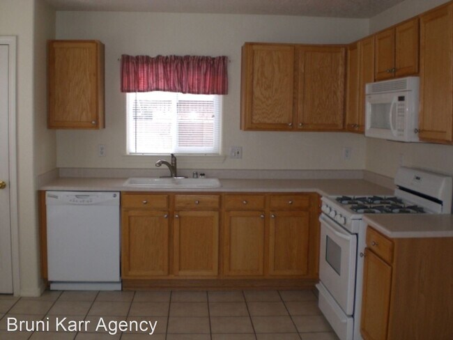 Foto del edificio - 3 br, 2.5 bath House - 12000 Block of Rain...