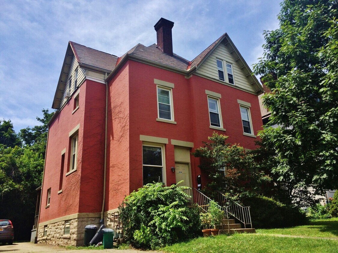 454 S Atlantic Ave Unit 2, Pittsburgh, PA 15224 Room for Rent in