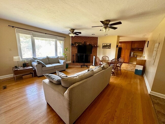 Foto del edificio - Comfortable Christiansburg Home with Great Location