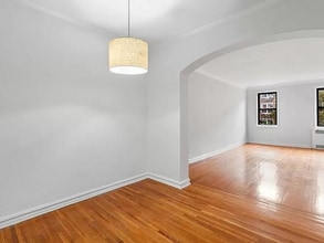 Building Photo - 811 Cortelyou Rd