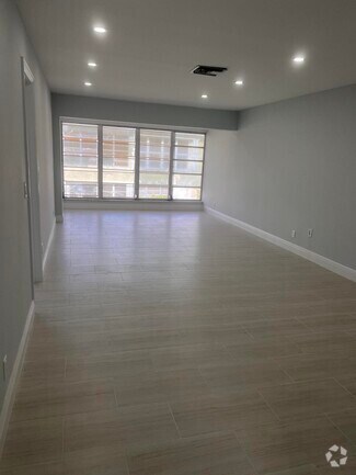 Building Photo - 1051 Orange Terrace