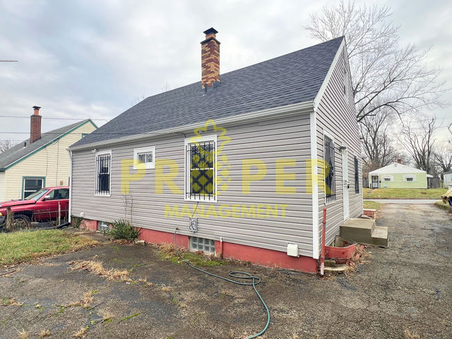 Building Photo - 2 bedrooms 1 bathroom house