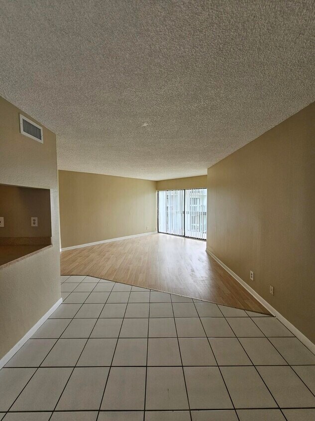 Primary Photo - 1820 N Congress Ave