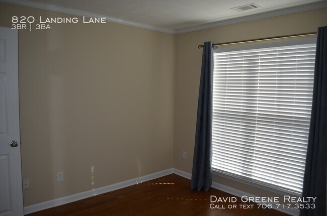 Foto del edificio - 820 Grove Landing Ln
