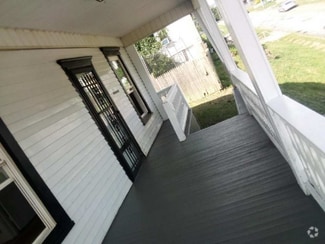 Building Photo - 105 Holly Ave