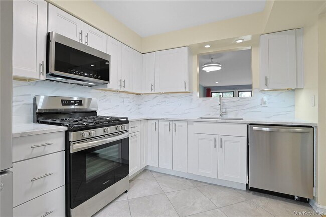 Foto del edificio - 135 W Nyack Rd