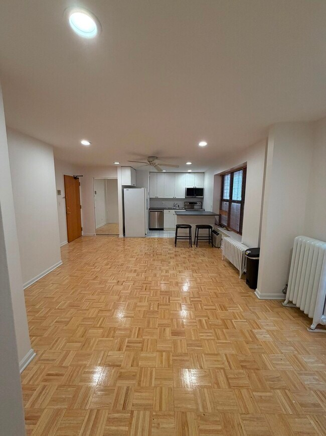 Foto del edificio - 5646 N Kenmore Ave