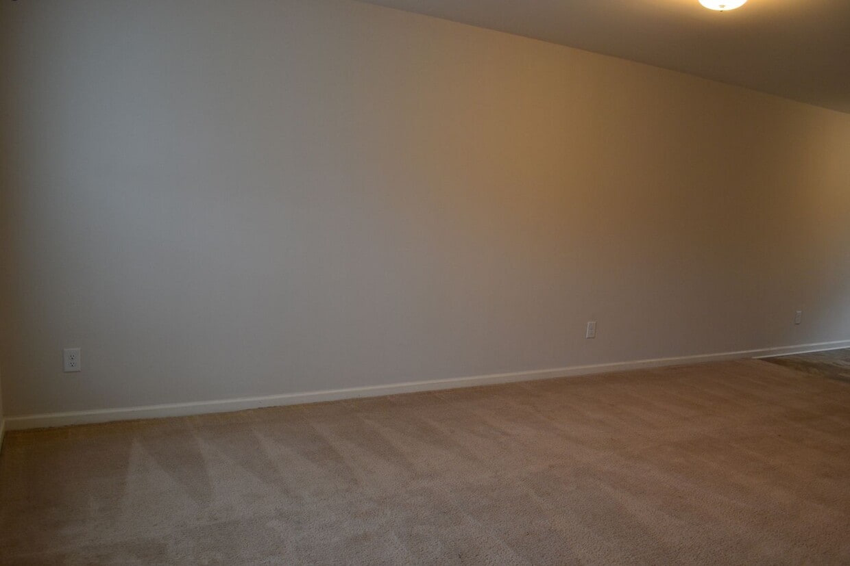 Primary Photo - 3 Bedrooms, 1 Car Garage on Cul-de-sac Lot