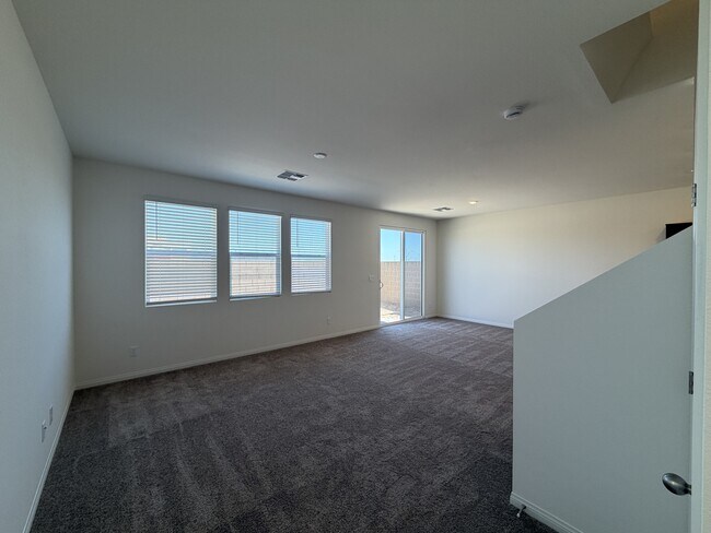 Building Photo - 9262 Innot Ave