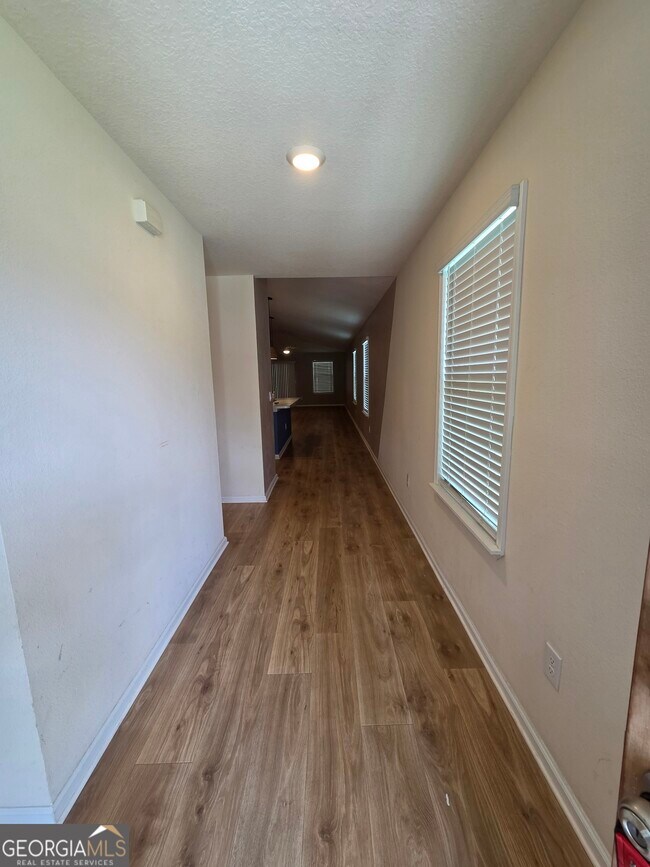 Foto del edificio - 152 Ashwood Cir