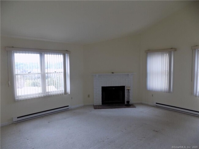 Building Photo - 55 Valley Dr