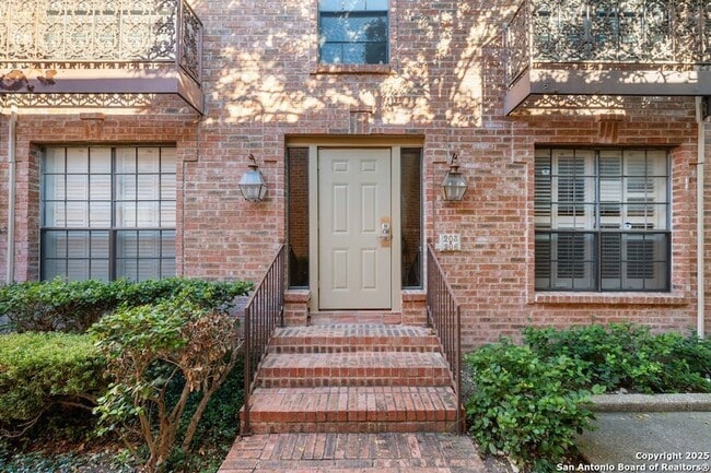 Building Photo - 7815 Broadway St