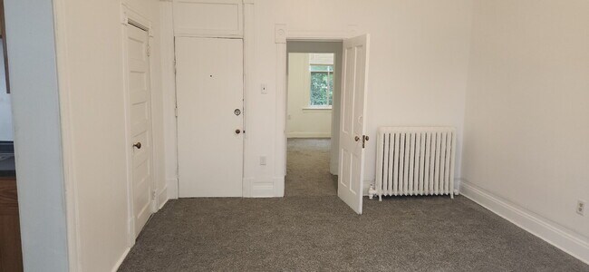 Foto del edificio - "Charming 1-Bedroom Haven in Duluth's Heart – Perfect Urban Retreat!" (accepts Section-8 tenants)