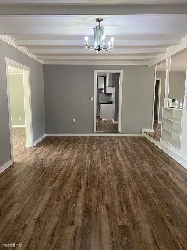 Foto del edificio - 731 Inwood Dr