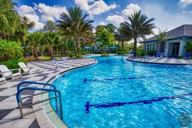 Foto del edificio - Furnished Single Family Home in the Sought...