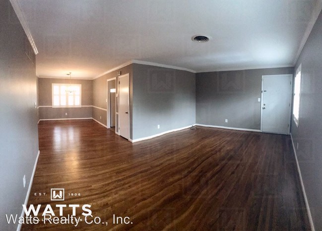 Building Photo - 3748 Country Club Dr S