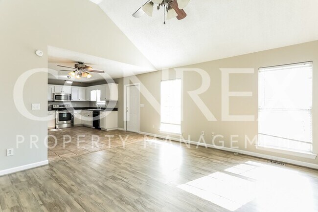 Building Photo - Spacious Home at Deer Crossing