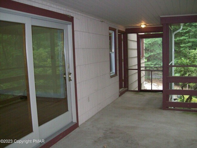 Building Photo - 139 Trinity Hill Rd