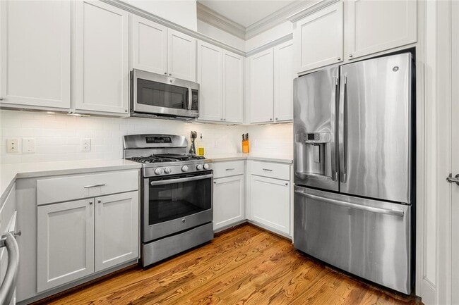 Building Photo - 3302 Audley St