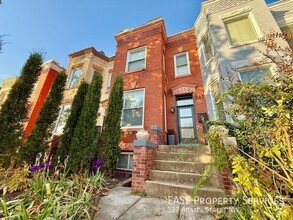 Building Photo - 127 Adams St NW