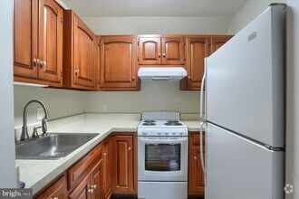 Building Photo - 1515 Woodcrest Cir