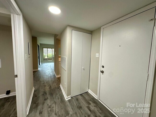 Foto del edificio - 3214 Stelfox St