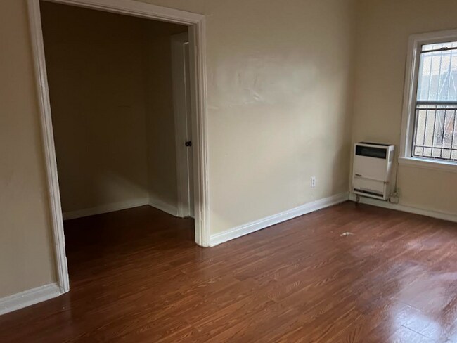Foto del edificio - 936 E 24th St