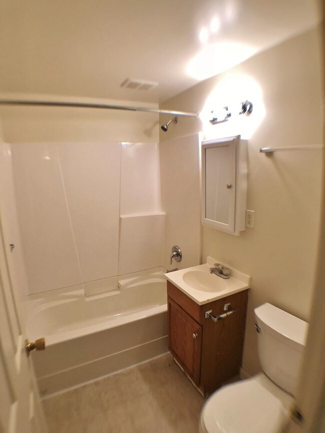 Foto del edificio - 3 br, 1 bath House - 1550 Bloomington Ave