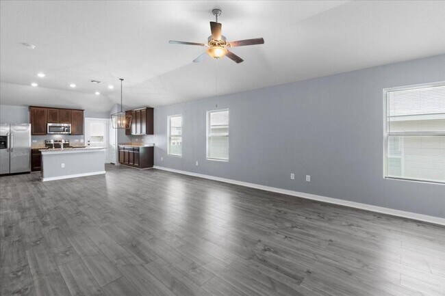 Building Photo - 7558 Toledo Bend