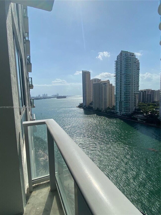 Building Photo - 300 S Biscayne Blvd