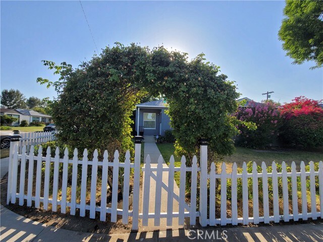 Foto principal - 6121 White Oak Ave