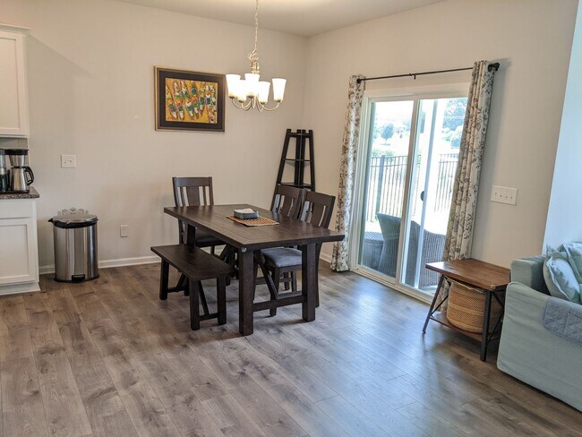 Foto del edificio - Spacious 4BR Home in Cul-de-Sac with 2-Car...