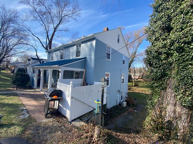 Building Photo - Blacksburg, 1 BR / 1 BA, Available for the...